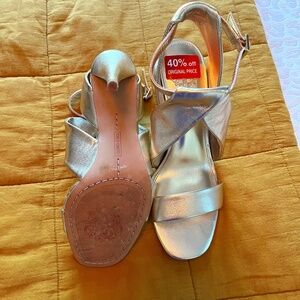 Vince Camuto gold shoes-size 6